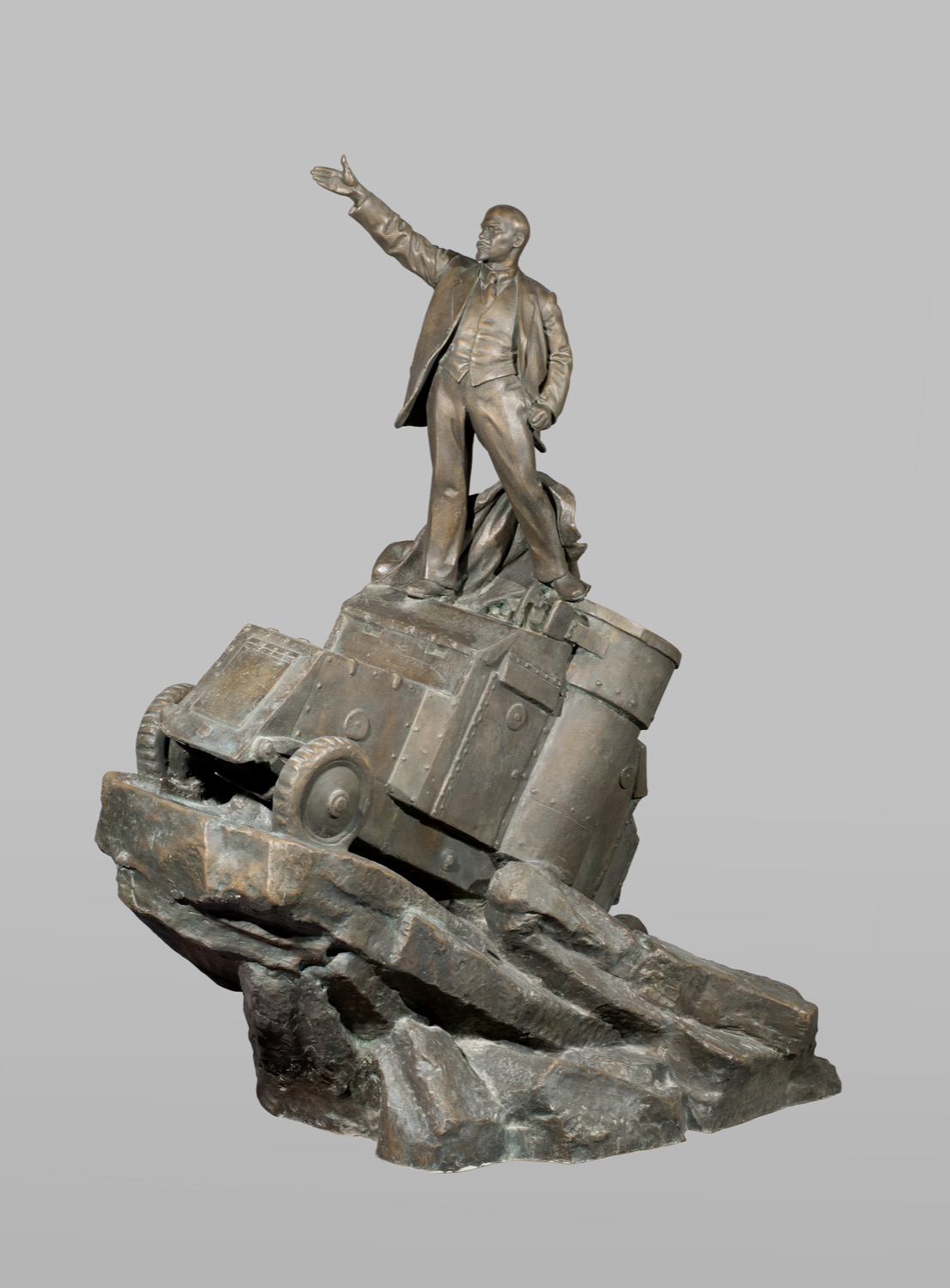 Скульптура "В.И. Ленин на броневике"
